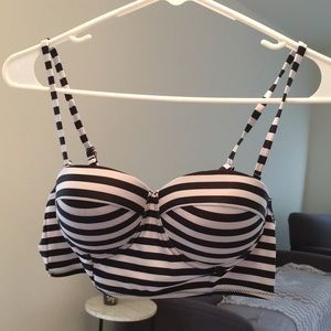 Cupshe Black and White Striped Bathing Suit Top